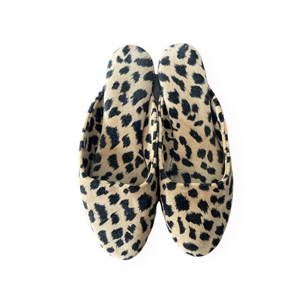 Vintage leopard print slippers
